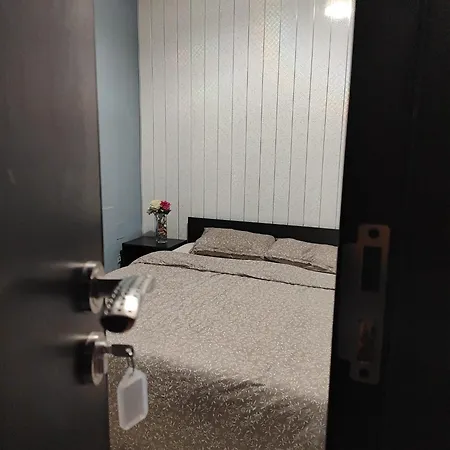 Old Town Bucharest- Shared Бухарест